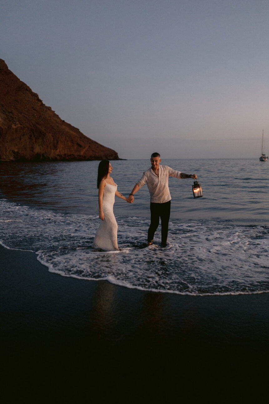 After-wedding photoshoot in La Tejita beach, Tenerife
