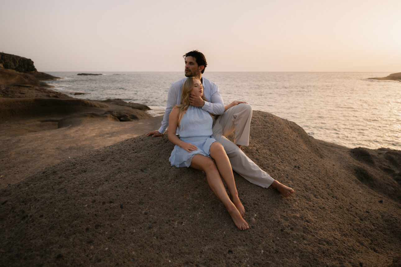 Romantic Love Story Photo Session on the cliffs in Tenerife at sunset