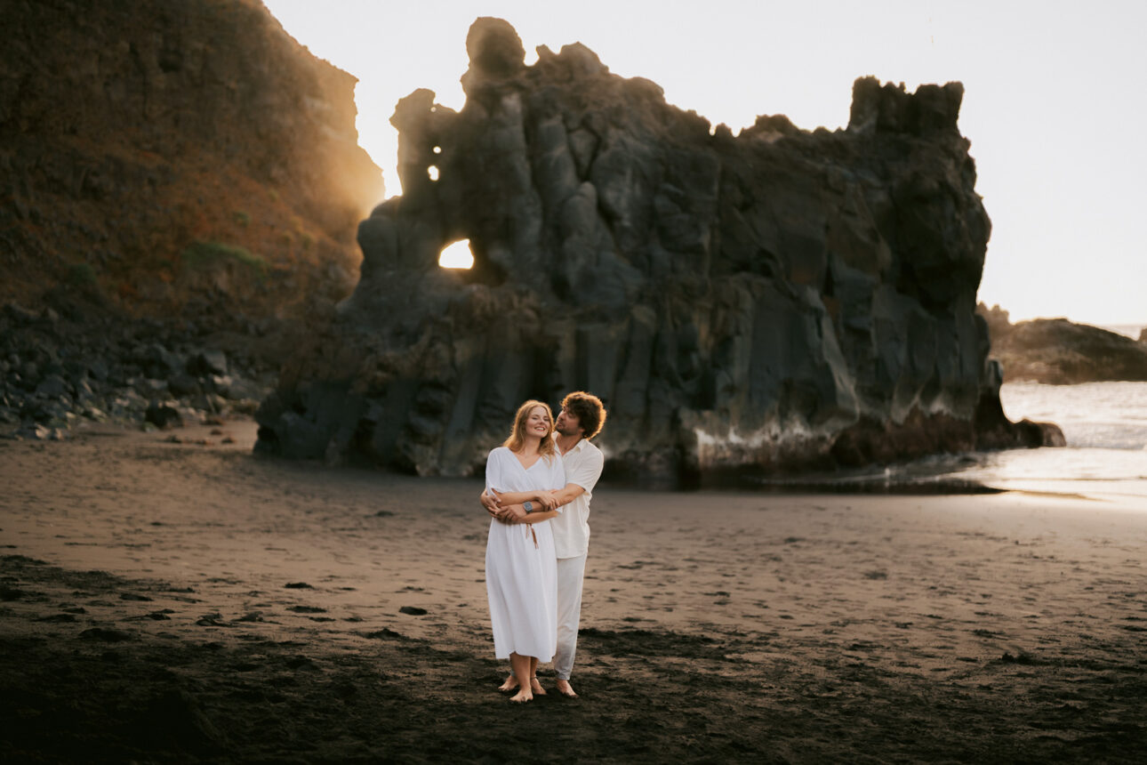 Playa Bollullo in Tenerife - romantic couple photos