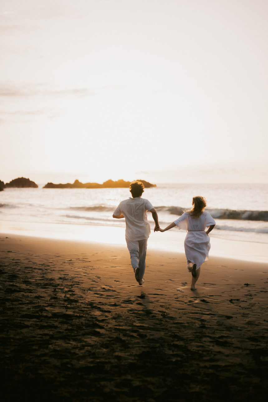 Puerto de la Cruz couple photoshoot on the beach
